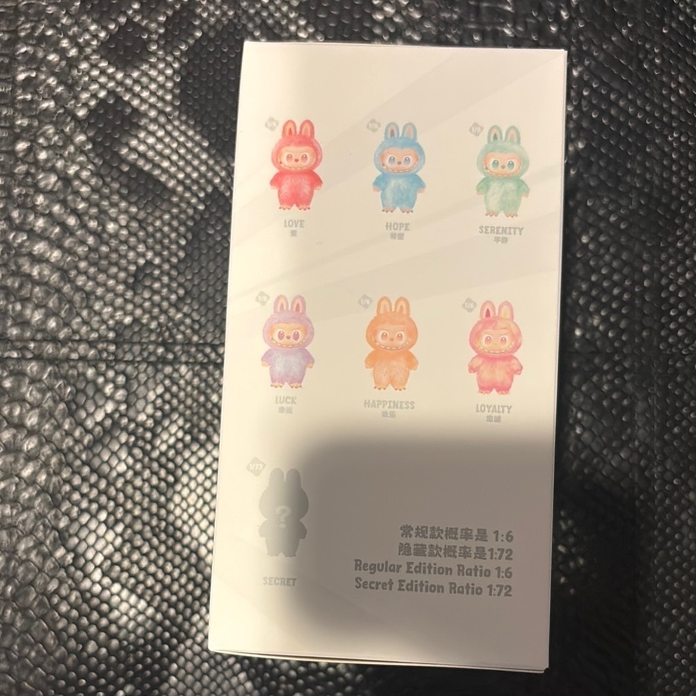 1 Labubu Blind Box-Pop Mart Big into Energy Figure- Happiness - Picture 5 of 10